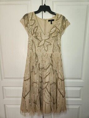 Aidan Mattox Gold Sequin V-Neck Cap Sleeve Cocktail Dress. Size 6.